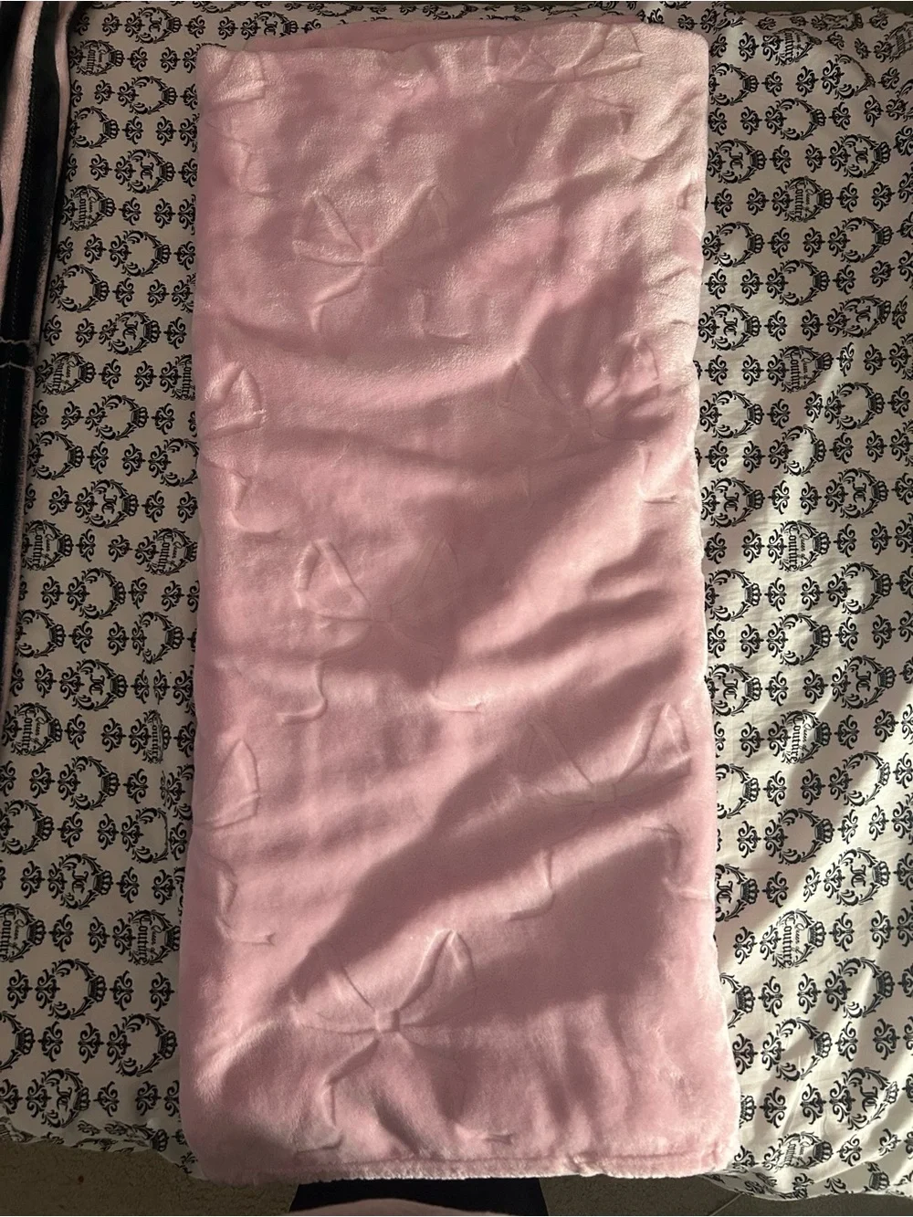 Pink soft bow plush blanket